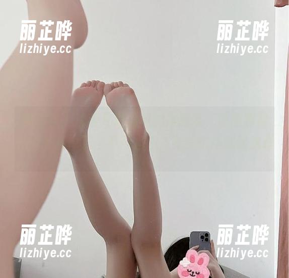 微密圈 - 沈汝凡超哇塞的黑胶带，原图那层光全被撕掉了，不用担心，有些东西就该这样。