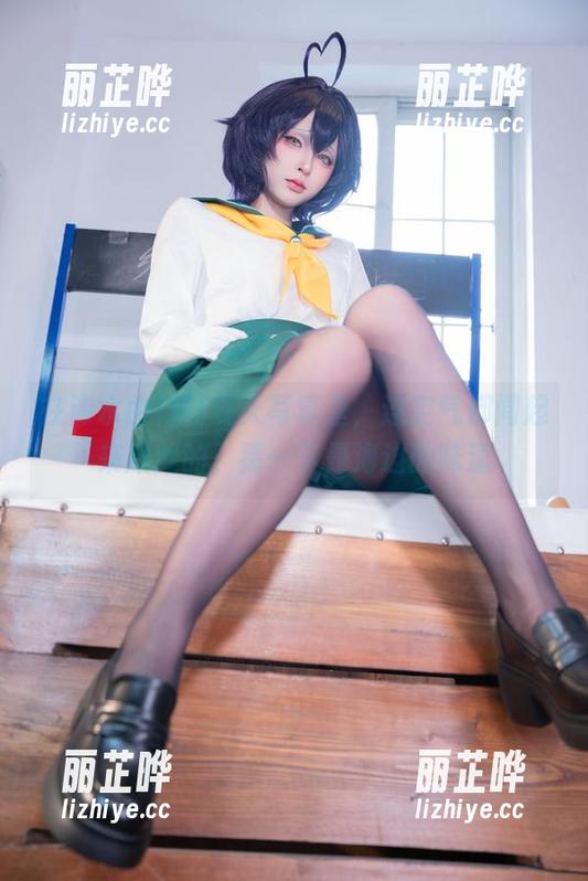 在清水由乃的夏天写真里，连空气都闻起来咸咸的，猜一下是海边的味道