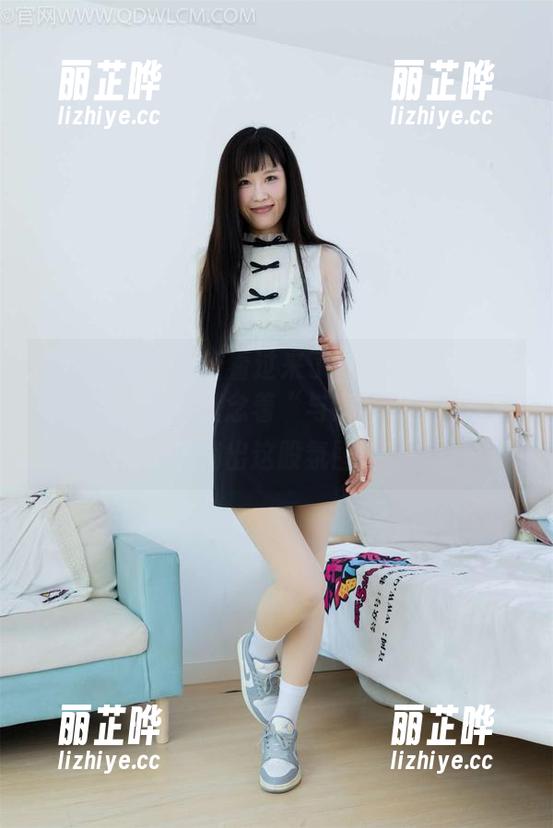 物恋传媒 - 更新看过来了！小晴天的水手服图包，心里默念着“与海并肩”，可就流淌出这股氛围…