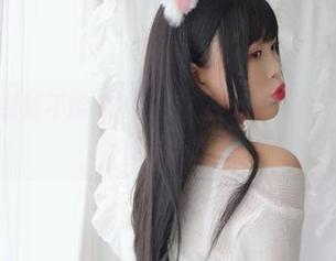 COS的套装能不能再夸张点？白烨烨，你挑战审美极限了吗？