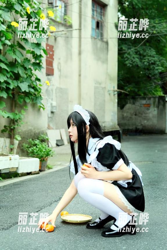 白莉爱吃巧克力蕾姆兔女郎合集，照片里的气氛怎么让人觉得有点小暧昧？