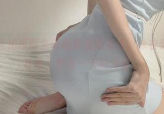 微密圈 - 私拍原图全靠相扑猫的演绎，泳衣穿得不只是身体，更是一天的闲情。
