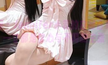 秀人网 - Jennifer小若的白裙合集：每一寸都是信心与不羁的主张
