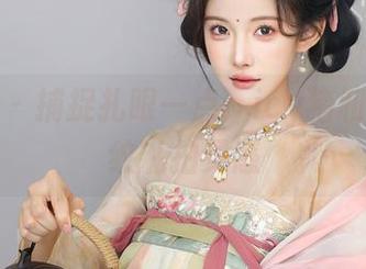 秀人网 - 捕捉扎眼一点：icy猪和她的豹纹私拍灵感