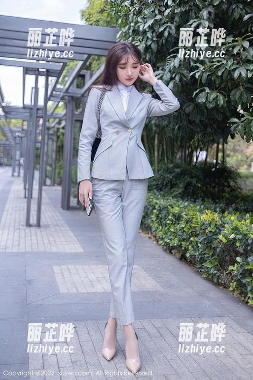 秀人网 - 见过乔漫妮mina穿校服吗？在线美图看得让人愣。