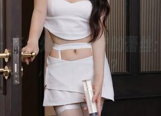 秀人网 - 在线处理唐宁宁的蕾丝：是嫉妒，还是爱慕？