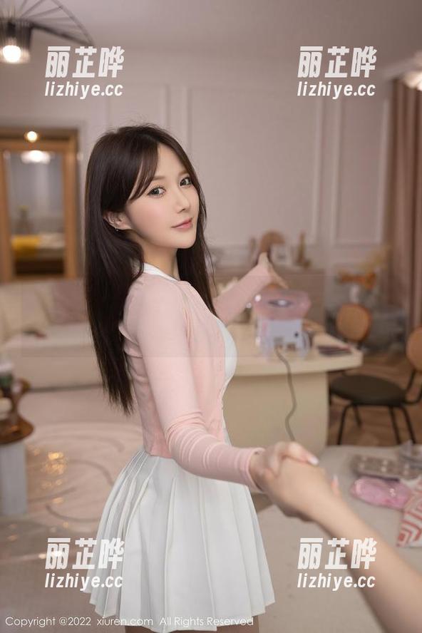 秀人网 - 娇喘JC的灰丝图集，看来又要上演一场美腿秀了！