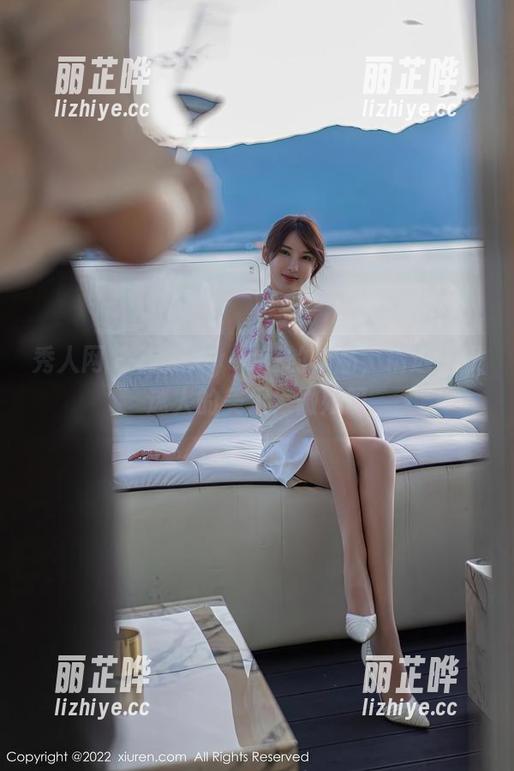 秀人网 - 林文文yooki的作品，精选一双迷人的美足，微妙呀