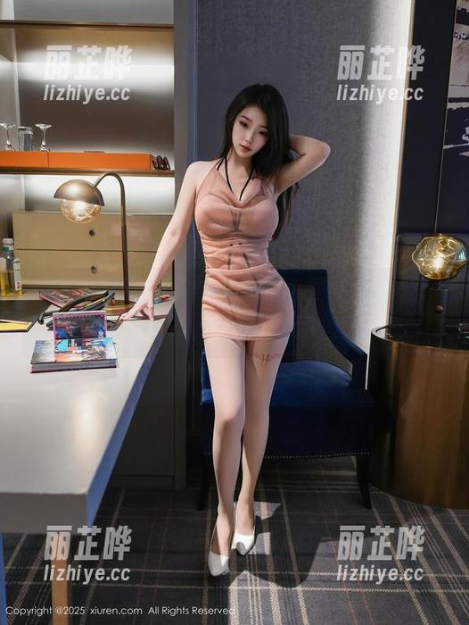 秀人网-王俪丁 秀人网 - 王俪丁的美腿在线更新,无圣光的图片组合让人觉得反而真实多了。