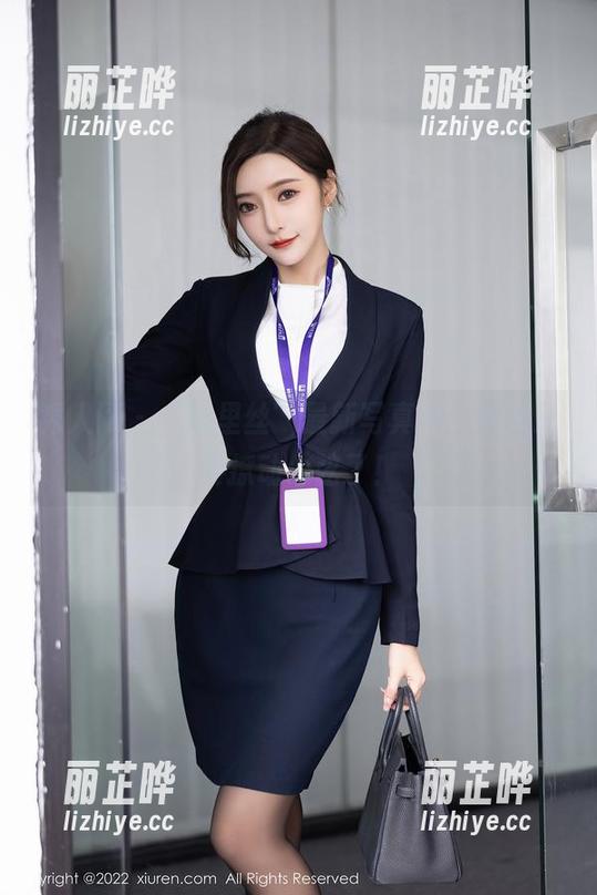 秀人网 - “裤里丝”最新写真集，璀灿又要撩动心弦了！