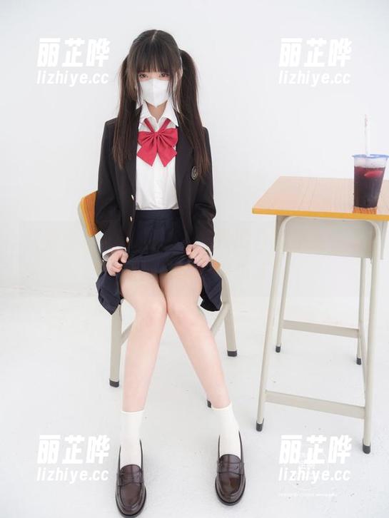 紧急企划-龙崎聆音 紧急企划 - 高清版“龙崎聆音”裸足合集,光脚趟过多少想法!