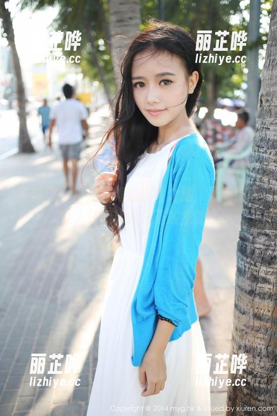 美媛馆 - 小兜儿海边探险之旅，最新原图让人怀疑她是不是故意的...