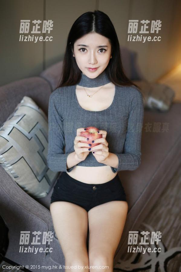 美媛馆 - 户外图集：王馨瑶，这身衣服真敢穿啊！