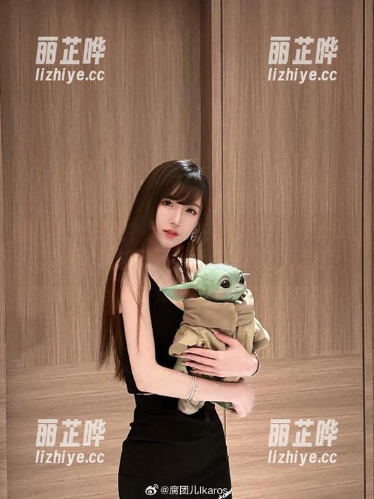 他？！还是她？无圣光中的腐团儿Ikaros，尼尔机械纪元，图片竟然这么大胆