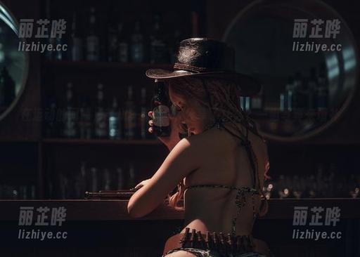 在运动的间隙，芊川一笑MNK分享了什么？一组写真来填补答案