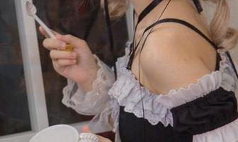 宫园熏粉裙与花柒Hana的化学反应——免费写真让你眼前一亮！