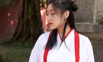 蜜桃社 - 小魔女lily带来的惊艳福利，写真让人想多看一眼。