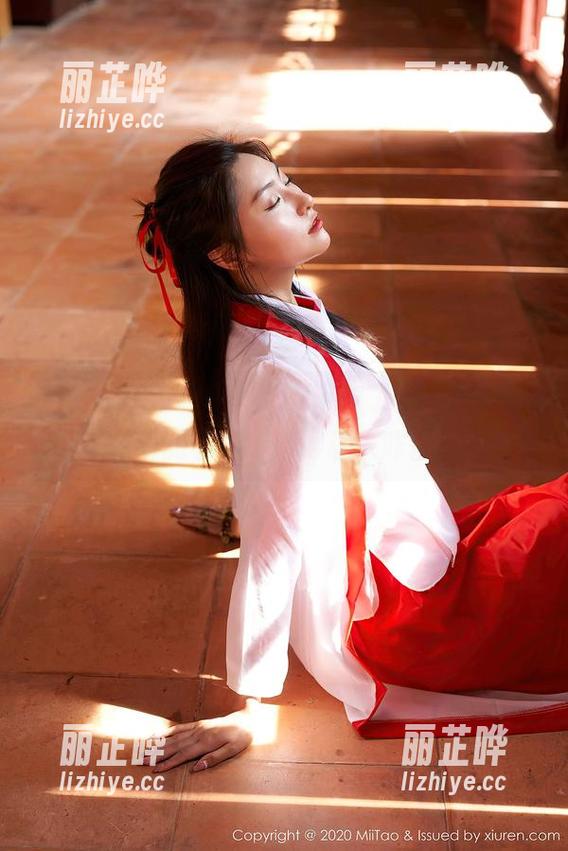 蜜桃社 - 静香Mandy带来了新妹妹，美图里的小细节妙得让人咋舌。