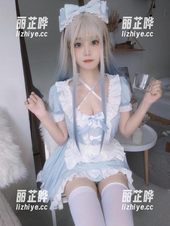 看完蜜汁猫裘的美腿写真，照片里的腿让我重新思考“腿”的意义，这也太迷了吧！