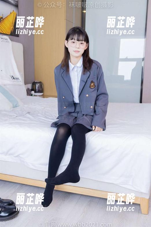 袜啵啵 - 私拍精选：甜甜圈与奶油泡芙的“戏外花絮”