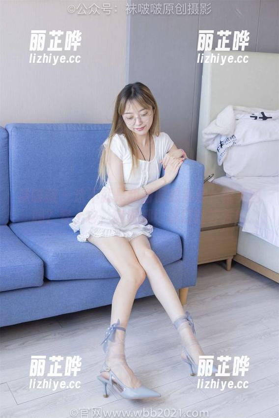 袜啵啵 - 这不就是甜甜圈的私房长靴美图吗？穿上它，随时都可以口吐芬芳！