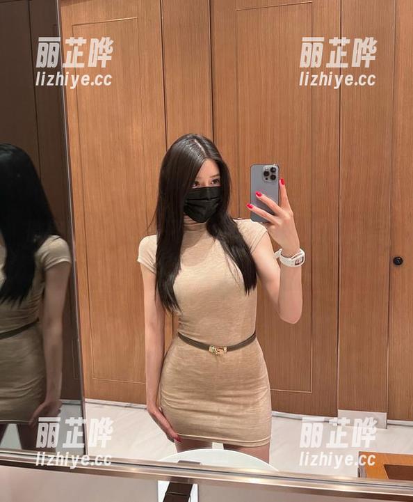 金希儿 微密圈 - 竟然一不小心,金希儿的粉色写真精选让我想到了芭比。