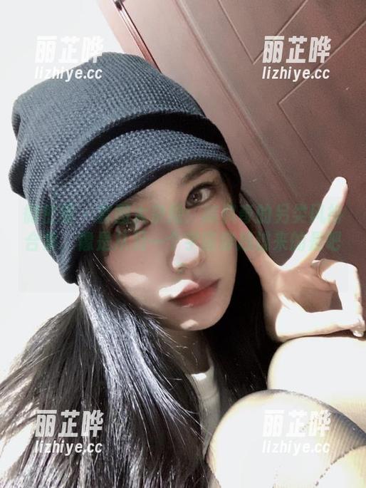 微密圈 - 套图大杂烩：陈佩奇的另类风格合集，像是从另一个宇宙穿越过来的是吧？