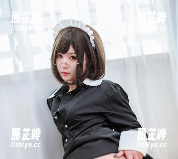 青水百合子分享的白色cos，把我单纯的爱意搅得五味杂陈。