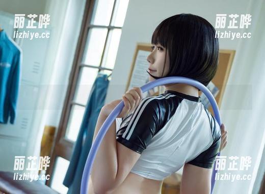 麻花麻花酱精选写真：清纯之中暗藏的小确幸