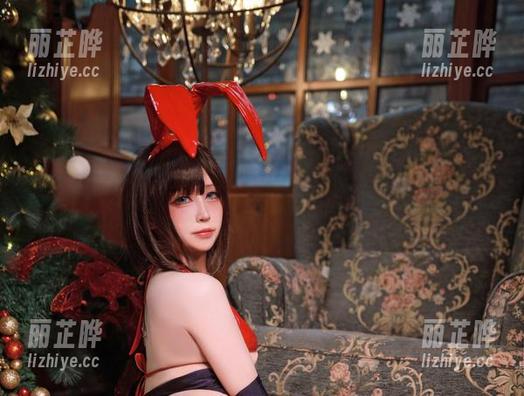 在无圣光中穿礼服：黑白御猫的图包奇瑰之旅